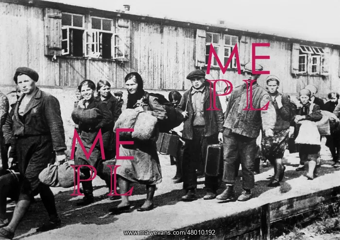 : Forced laborers before their departure to Germany : Forced laborers before their departure to Germany