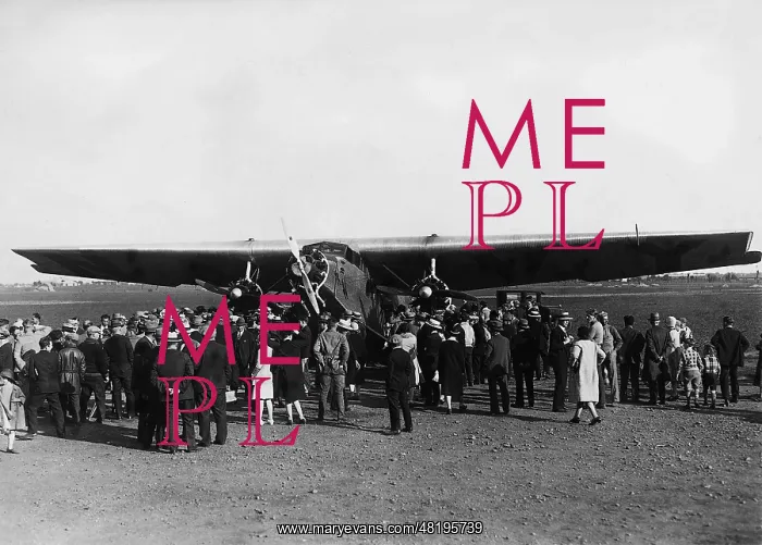 : Ford-plane after a test flight, 1927 : Ford-plane after a test flight, 1927