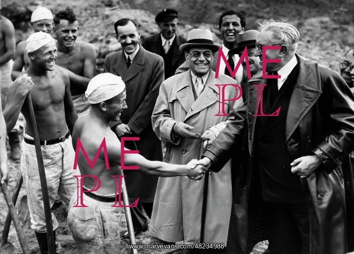 : Foreign ambassadors visit the RAD, 1935 : Foreign ambassadors visit the RAD, 1935