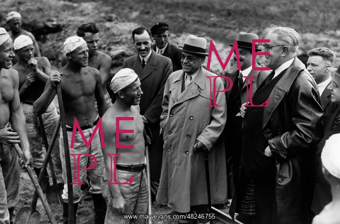 : Foreign ambassadors visiting the RAD in Spreewald, 1935 : Foreign ambassadors visiting the RAD in Spreewald, 1935