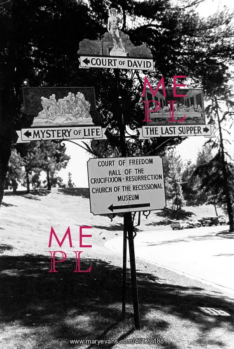 : Forest Lawn cemetery illustrated signposts, Ca, USA : Forest Lawn cemetery illustrated signposts, Ca, USA
