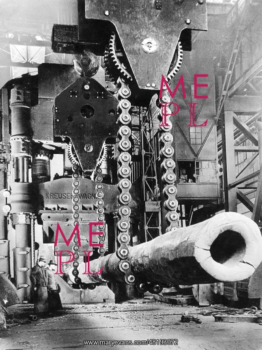 : Forging press in the Krupp Works, 1938 : Forging press in the Krupp Works, 1938