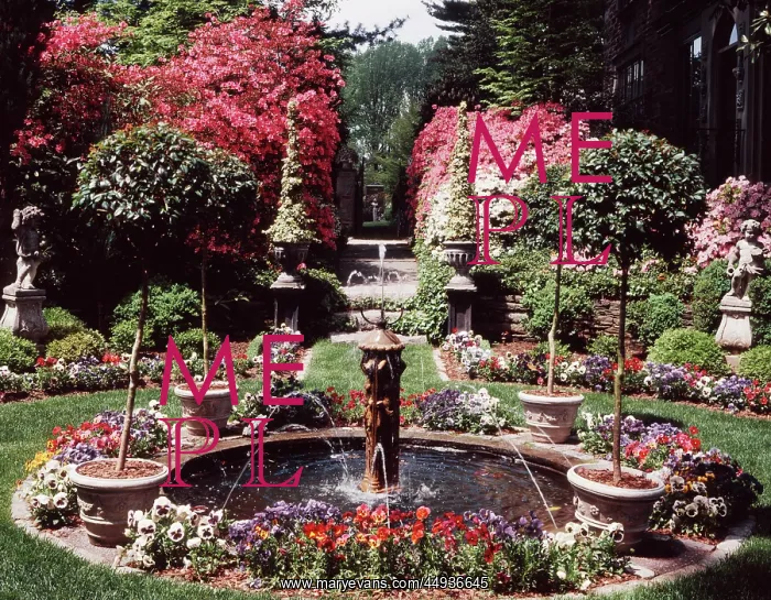 : Formal Garden and Fountain in Full Springtime Bloom : Formal Garden and Fountain in Full Springtime Bloom