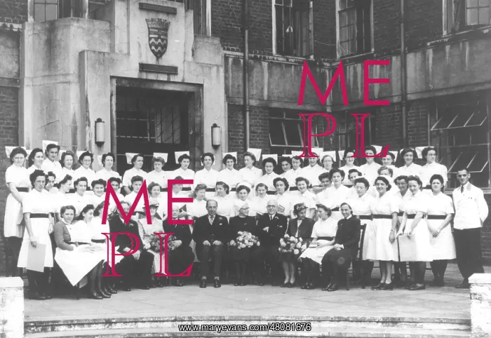 : Formal Nurses? prize giving group, Hammersmith Hospital : Formal Nurses? prize giving group, Hammersmith Hospital