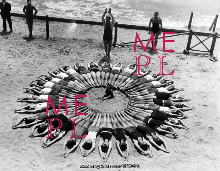 : Formation on a beach in the USA, 1927 : Formation on a beach in the USA, 1927