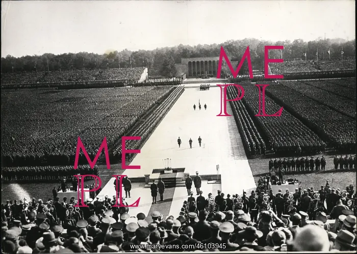 : Formations reviewed by Hitler, Lutze and Himmler : Formations reviewed by Hitler, Lutze and Himmler
