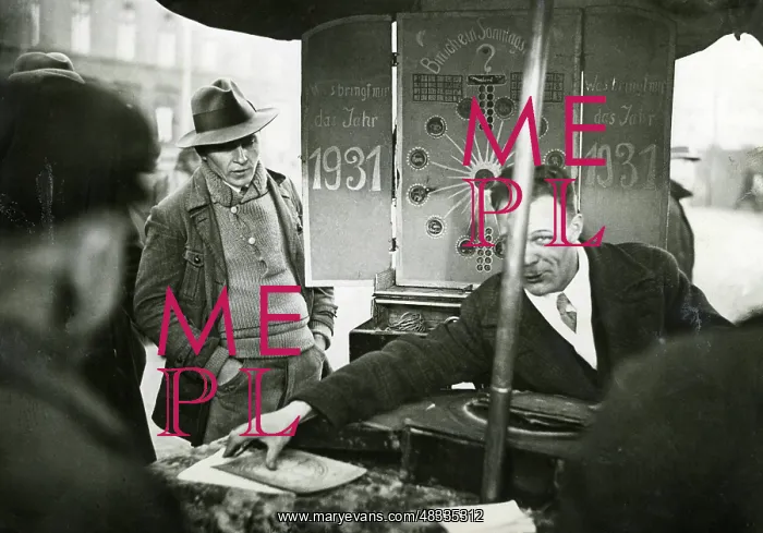 : Fortune-teller at Alexanderplatz in Berlin, 1930 : Fortune-teller at Alexanderplatz in Berlin, 1930