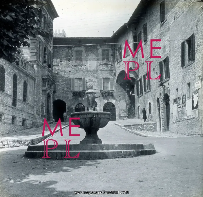  : Fountain at Assisi, Italy