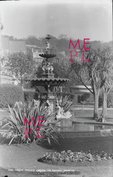 : The Fountain in Princess Gardens : The Fountain in Princess Gardens