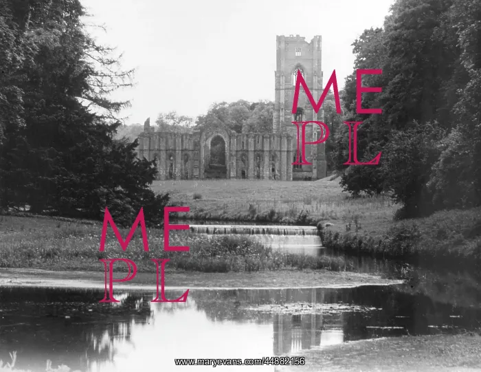 : FOUNTAINS ABBEY : FOUNTAINS ABBEY