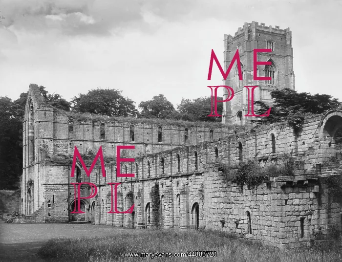 : FOUNTAINS ABBEY : FOUNTAINS ABBEY