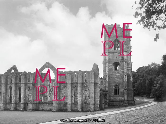 : FOUNTAINS ABBEY : FOUNTAINS ABBEY