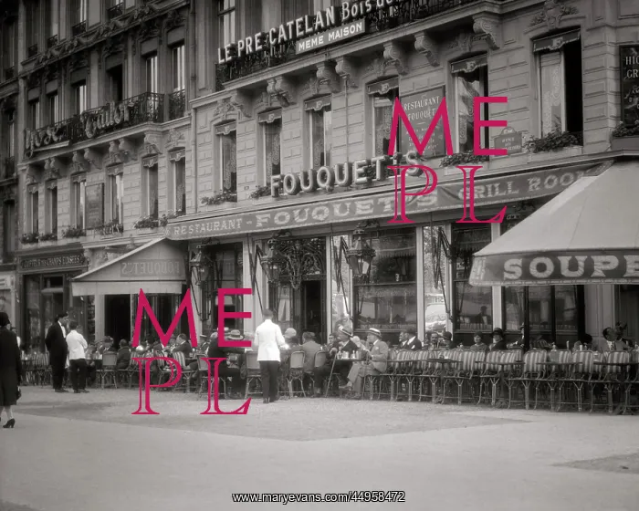 : Fouquet's Restaurant Cafe Corner Champs Elysees : Fouquet's Restaurant Cafe Corner Champs Elysees