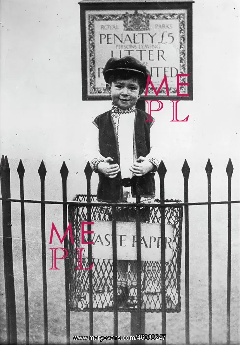 : The four-year old actor Tony Spencer : The four-year old actor Tony Spencer