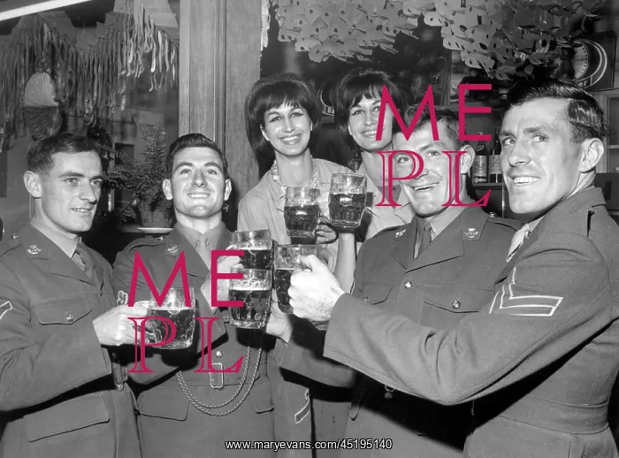 : Fourt brothers in British unit in Berlin : Fourt brothers in British unit in Berlin