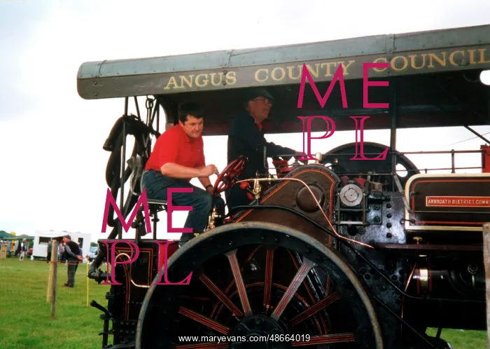 : Fowler Road Roller number: 19546, Bonny Lass : Fowler Road Roller number: 19546, Bonny Lass