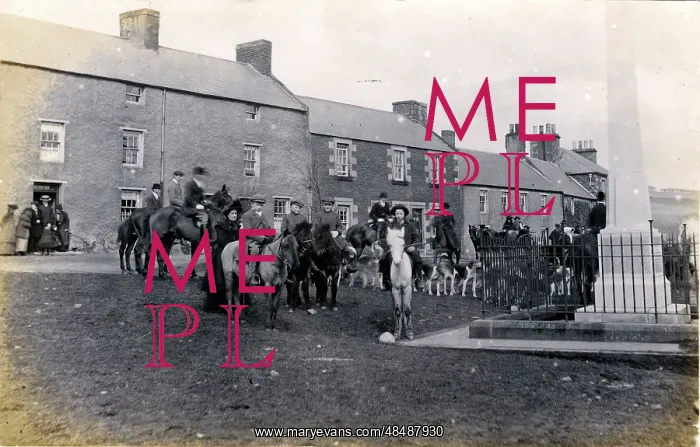 : Foxhunt Meet, Town Yetholm, England : Foxhunt Meet, Town Yetholm, England