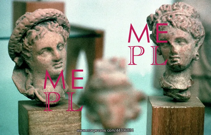 : Fragments of two terracotta statuettes : Fragments of two terracotta statuettes