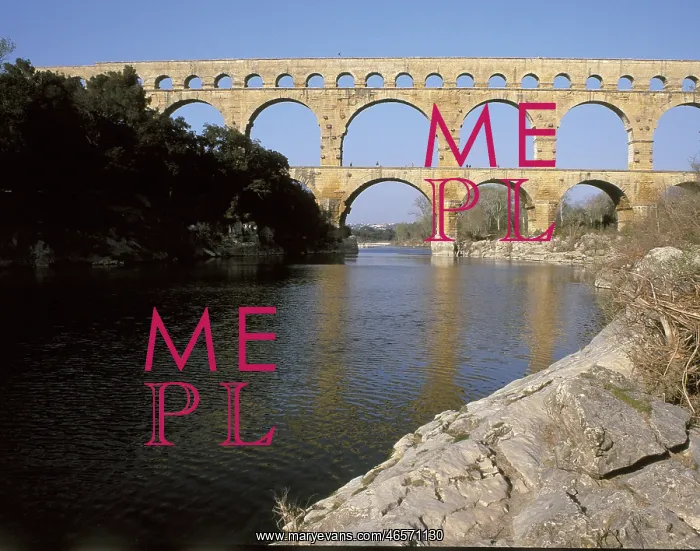 : FRANCE. LANGUEDOC-ROUSSILLON. GARD. Vers-Pont-du-Gard : FRANCE. LANGUEDOC-ROUSSILLON. GARD. Vers-Pont-du-Gard