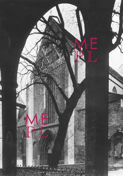 : The Franciscan Monastery Church in Berlin, around 1930 : The Franciscan Monastery Church in Berlin, around 1930