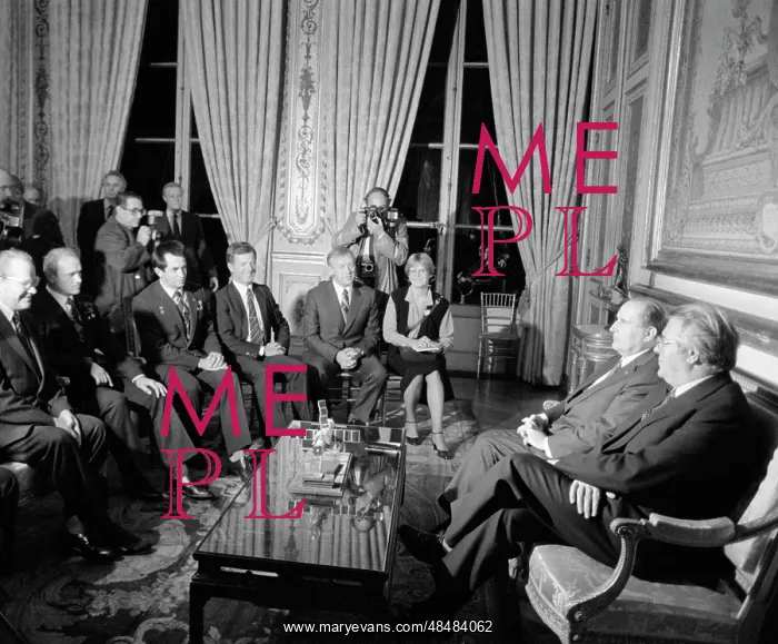 : Francois Mitterrand's meeting with astronauts : Francois Mitterrand's meeting with astronauts