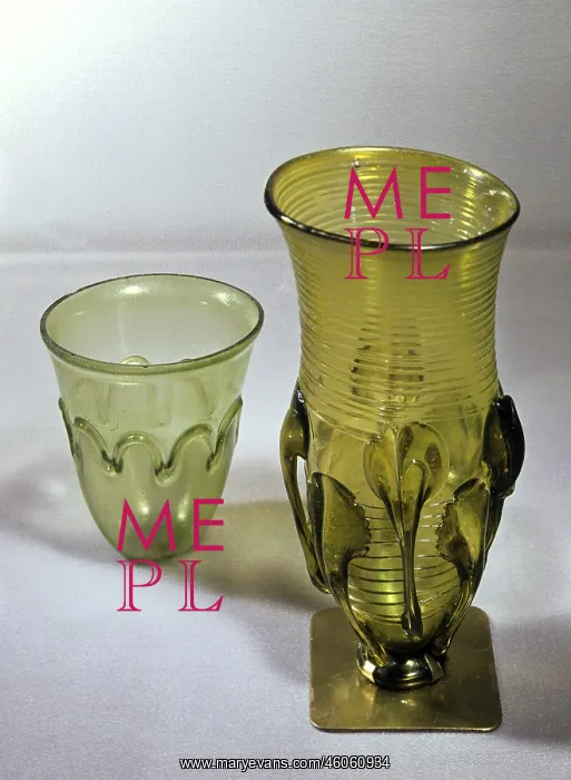 : Franconian drinking cups from Nordendorf : Franconian drinking cups from Nordendorf