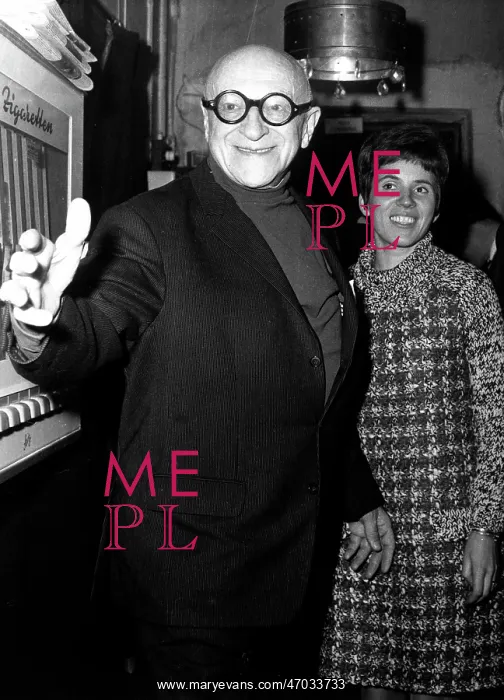 : Frank Arnau, German writer, with Beate Klarsfeld, Munich : Frank Arnau, German writer, with Beate Klarsfeld, Munich
