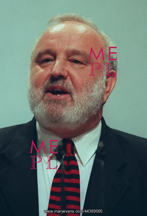  : Frank Dobson MP