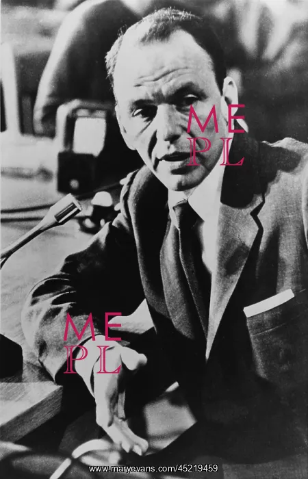 : Frank Sinatra (1915-1998), giving testimony ? : Frank Sinatra (1915-1998), giving testimony ?