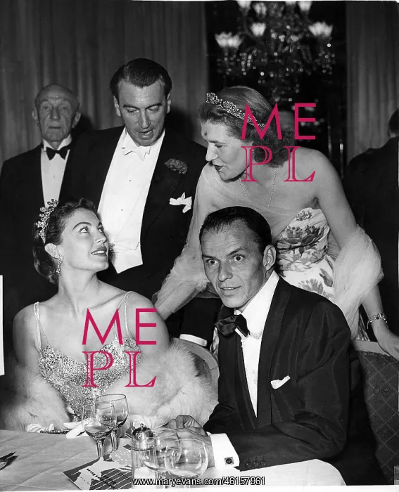 : Frank Sinatra, Ava Gardner, Lord and Lady Mancroft : Frank Sinatra, Ava Gardner, Lord and Lady Mancroft