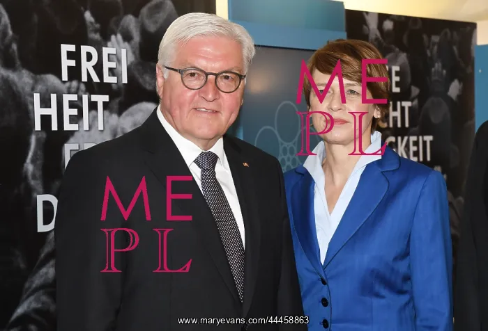 : Frank-Walter Steinmeier & Elke B&, xfc;denbender Frank-Walter : Frank-Walter Steinmeier & Elke B&, xfc;denbender Frank-Walter