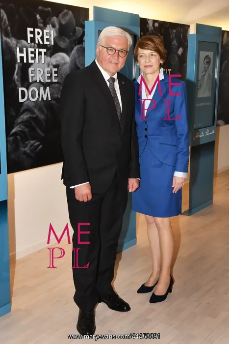 : Frank-Walter Steinmeier & Elke B&, xfc;denbender Frank-Walter : Frank-Walter Steinmeier & Elke B&, xfc;denbender Frank-Walter