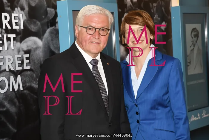 : Frank-Walter Steinmeier & Elke B&, xfc;denbender Frank-Walter : Frank-Walter Steinmeier & Elke B&, xfc;denbender Frank-Walter