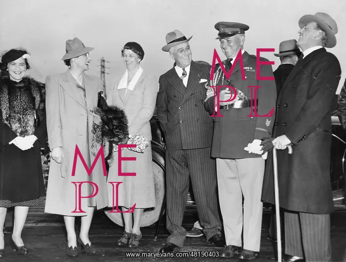 : Franklin D. Roosevelt with the Norwegian heir to the throne : Franklin D. Roosevelt with the Norwegian heir to the throne