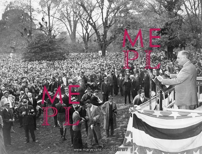 : Franklin Delano Roosevelt during a campaign speech in Hartfo : Franklin Delano Roosevelt during a campaign speech in Hartfo