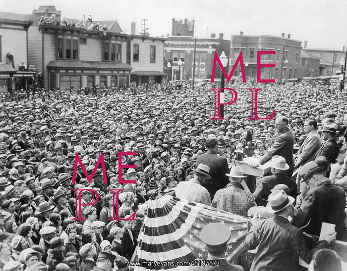 : Franklin Delano Roosevelt at an election campaign event in B : Franklin Delano Roosevelt at an election campaign event in B
