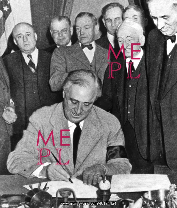 : Franklin Delano Roosevelt signs the declaration of war again : Franklin Delano Roosevelt signs the declaration of war again