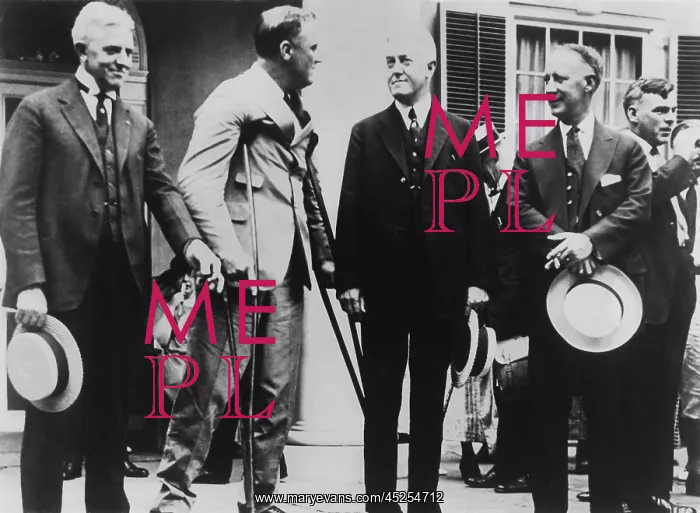  : Franklin Roosevelt on crutches, re-engaging with