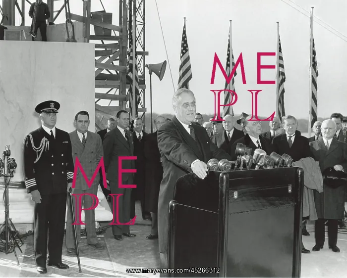 : Franklin Roosevelt at Jefferson Memorial cornerstone : Franklin Roosevelt at Jefferson Memorial cornerstone