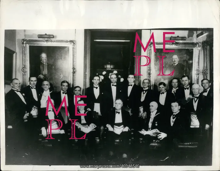 : Franklin Roosevelt and Mayor La Guardia in masonic group : Franklin Roosevelt and Mayor La Guardia in masonic group