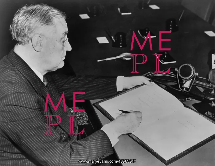 : Franklin Roosevelt signing pact establishing the : Franklin Roosevelt signing pact establishing the