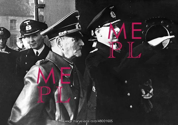 : Franz Ritter von Epp with Corvette Captain Viktor Sch??tze : Franz Ritter von Epp with Corvette Captain Viktor Sch??tze