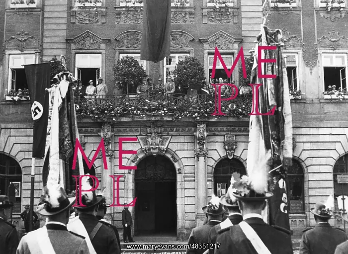 : Franz Schwede with members of the house of : Franz Schwede with members of the house of