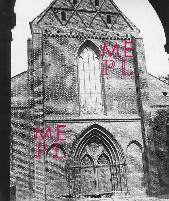 : The Franziskaner-Klosterkirche in Berlin, 1931 : The Franziskaner-Klosterkirche in Berlin, 1931