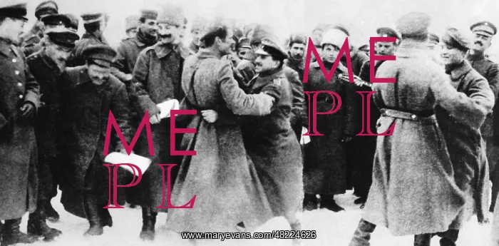 : Fraternization of Russian and German soldiers, 1917 : Fraternization of Russian and German soldiers, 1917