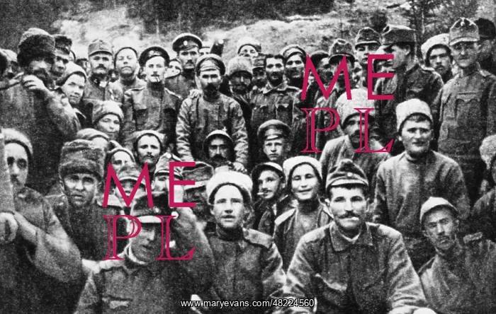 : Fraternization between Russians and Austrians, 1917 : Fraternization between Russians and Austrians, 1917