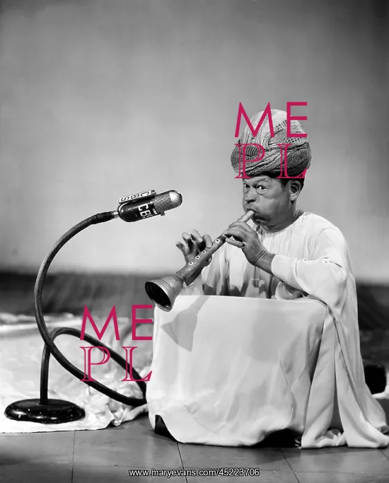 : Fred Allen recording the radio program TEXACO ? : Fred Allen recording the radio program TEXACO ?