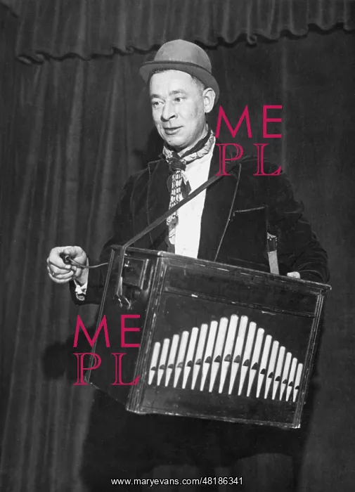 : Fred Endrikat during a performance : Fred Endrikat during a performance