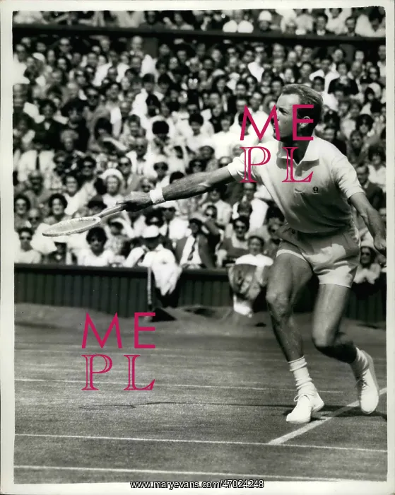 : Fred Stolle in tennis match at Wimbledon : Fred Stolle in tennis match at Wimbledon