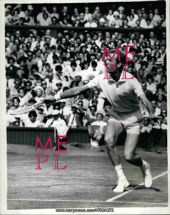: Fred Stolle in tennis match at Wimbledon : Fred Stolle in tennis match at Wimbledon